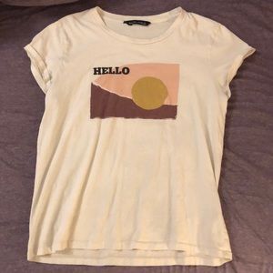 White abercrombie short sleeve graphic tee